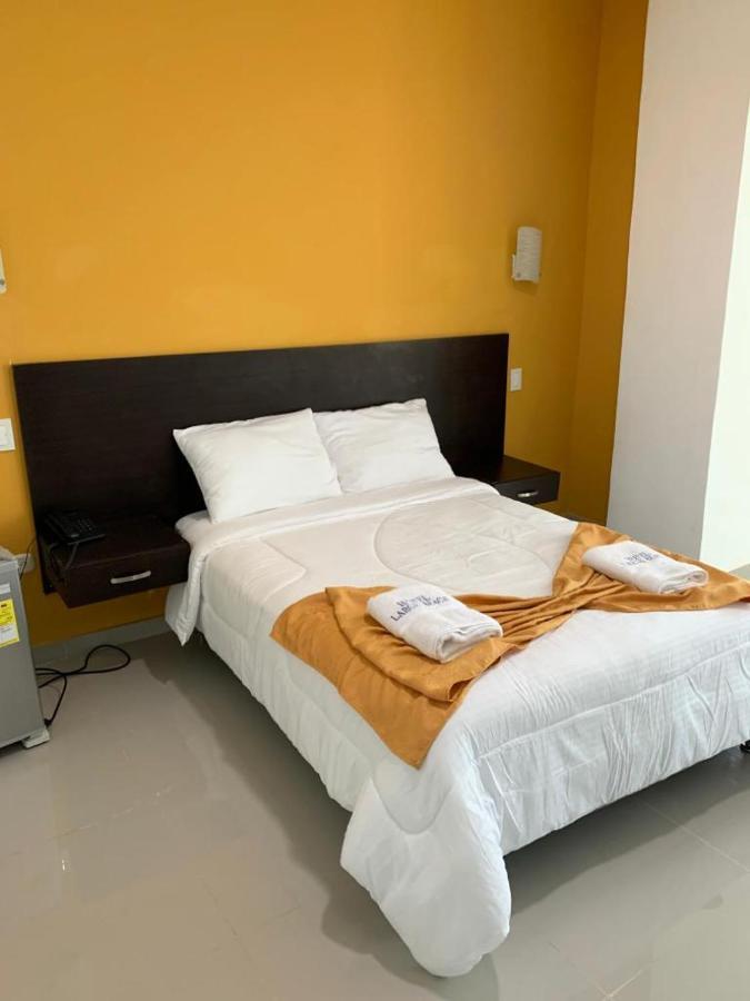 Hotel Large Beach Таганга Экстерьер фото