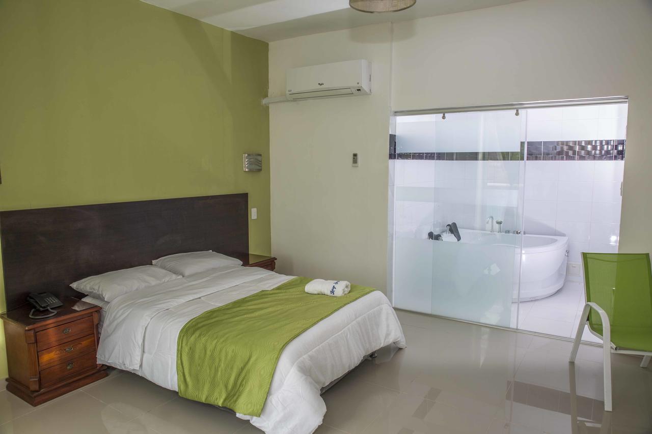 Hotel Large Beach Таганга Экстерьер фото