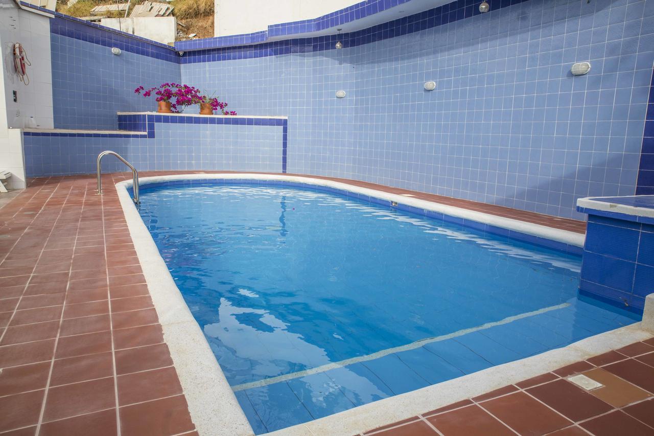 Hotel Large Beach Таганга Экстерьер фото