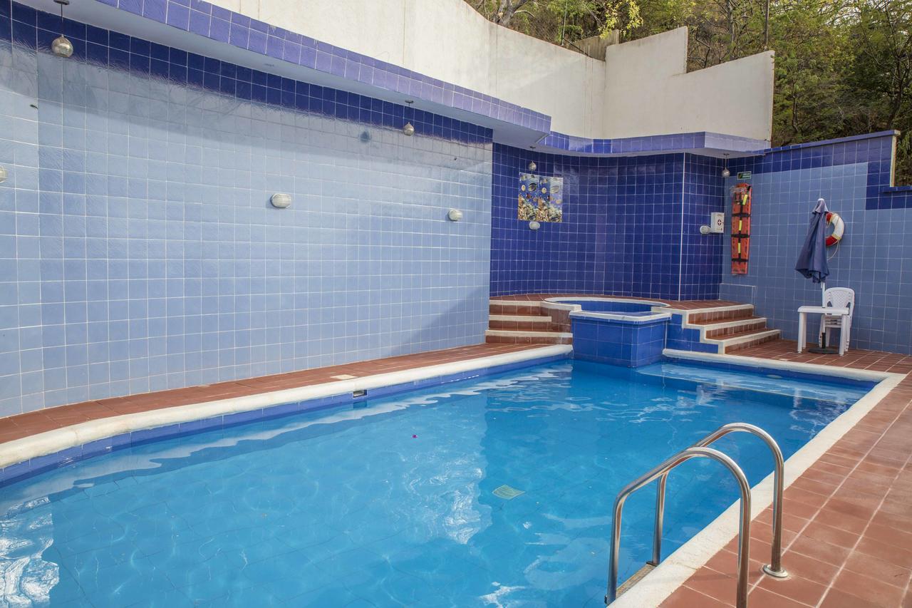 Hotel Large Beach Таганга Экстерьер фото